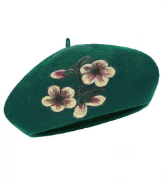 Beret damski zimowy,  wełniany z aplikacją,  Giliana, zielony, 56-58 cm