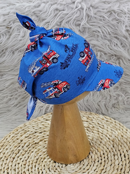 Chustka z daszkiem dla chłopca, wiązana na lato, AM-05, niebieska /straż pożarna, 45-48 cm