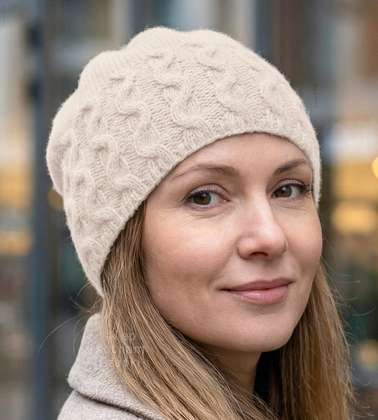 Czapka damska z wełny merino i kaszmiru, jesienna/zimowa, Elitana, bardzo jasny beż, 54-56 cm