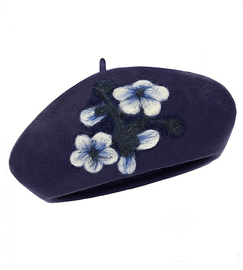 Beret damski zimowy, wełniany z aplikacją, Giliana, granatowy, 56-58 cm
