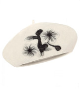 Beret damski zimowy,  wełniany z aplikacją,  Giliana, śmietanka, 56-58 cm