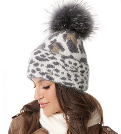 Czapka Damska z Angory z Pomponem z Jenota, Quesis, panterka, 56-60 cm