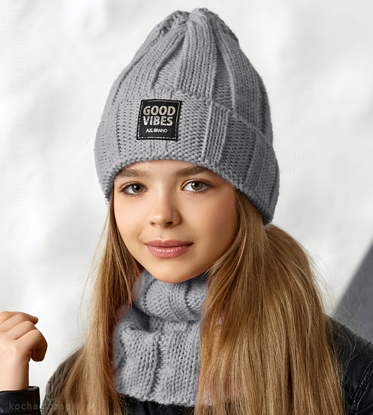 Modna czapka zimowa i komin dla dziewczyny Good Vibes rozm. 55-57 cm