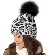Czapka Damska z Angory z Pomponem z Jenota, Quesis, panterka, 56-60 cm