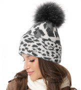 Czapka Damska z Angory z Pomponem z Jenota, Quesis, panterka, 56-60 cm
