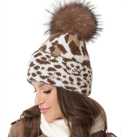 Czapka Damska z Angory z Pomponem z Jenota, Quesis, panterka, 56-60 cm