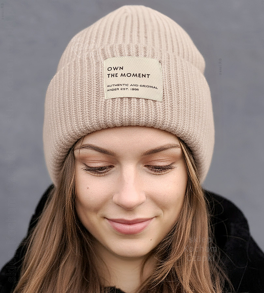 Czapka wełniana damska, merino z kaszmirem, gruba, ciepła, z naszywką, Puro, beżowy jasny, 55-57 cm