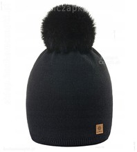 Czarna gładka czapka zimowa damska Woolk  Emelia, rozm. 54-56 cm