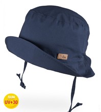 Wiązany kapelusz dla chłopca przeciwsłoneczny z filtrem UV +30 Gaspar  rozm. 46-48  cm