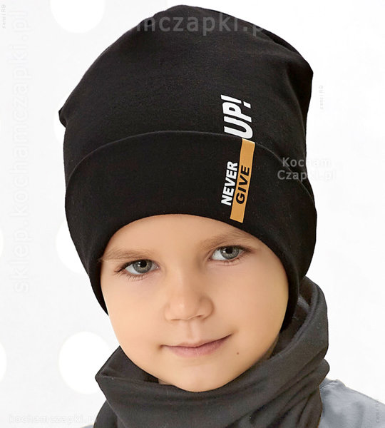 Czarna czapka młodzieżowa dla chłopaka Autunno r. 54-56 cm