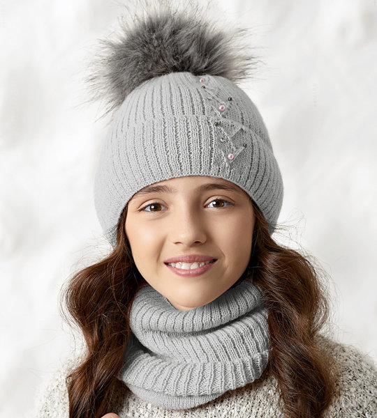 Komplet zimowy dla dziewczyny:  czapka z pomponem i komin szary rozm. 54-56 cm